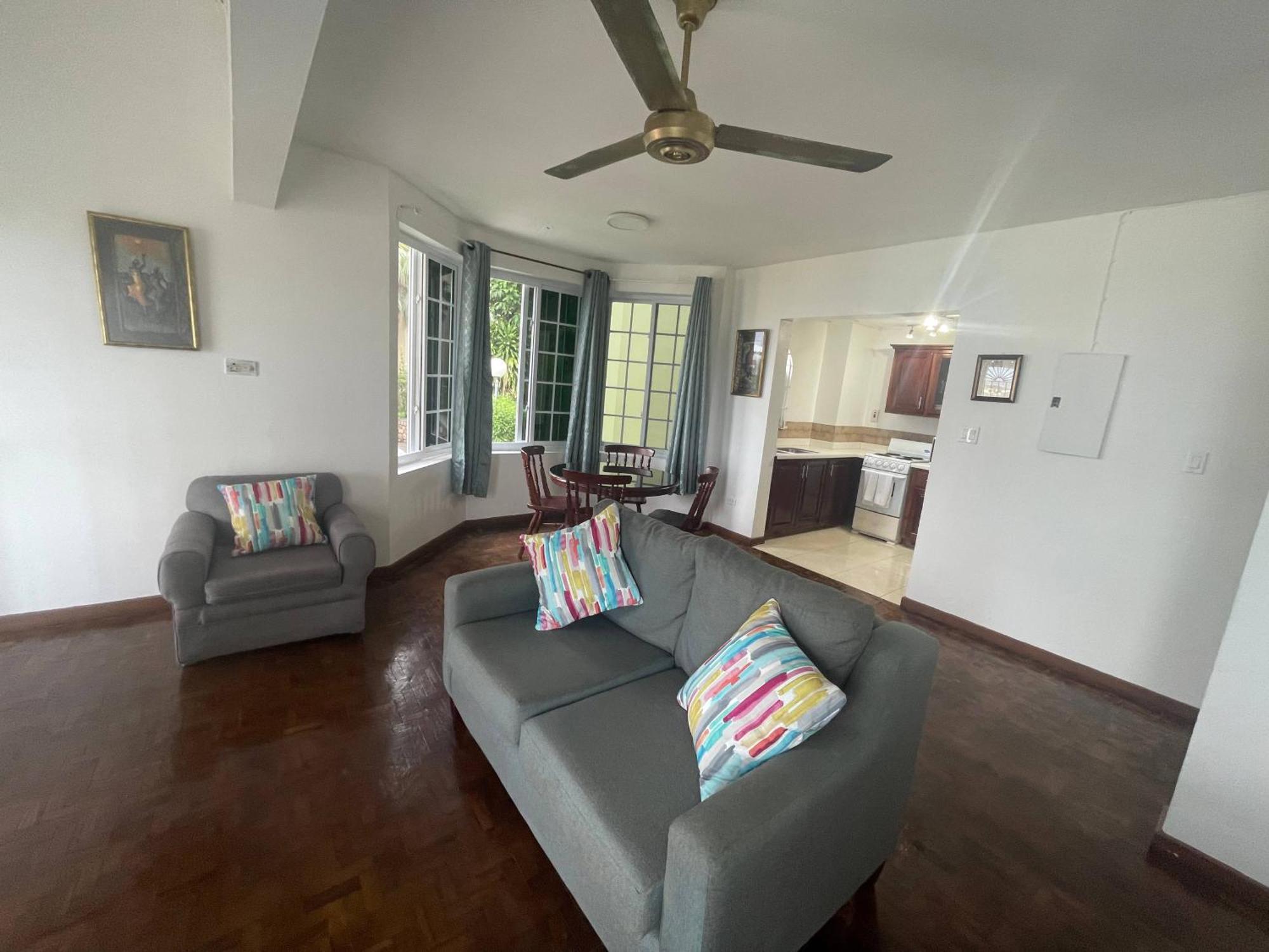 Oceanbreeze Jamaica Penthouse, 7-Minute Walk To Beach Ocho Rios Eksteriør billede