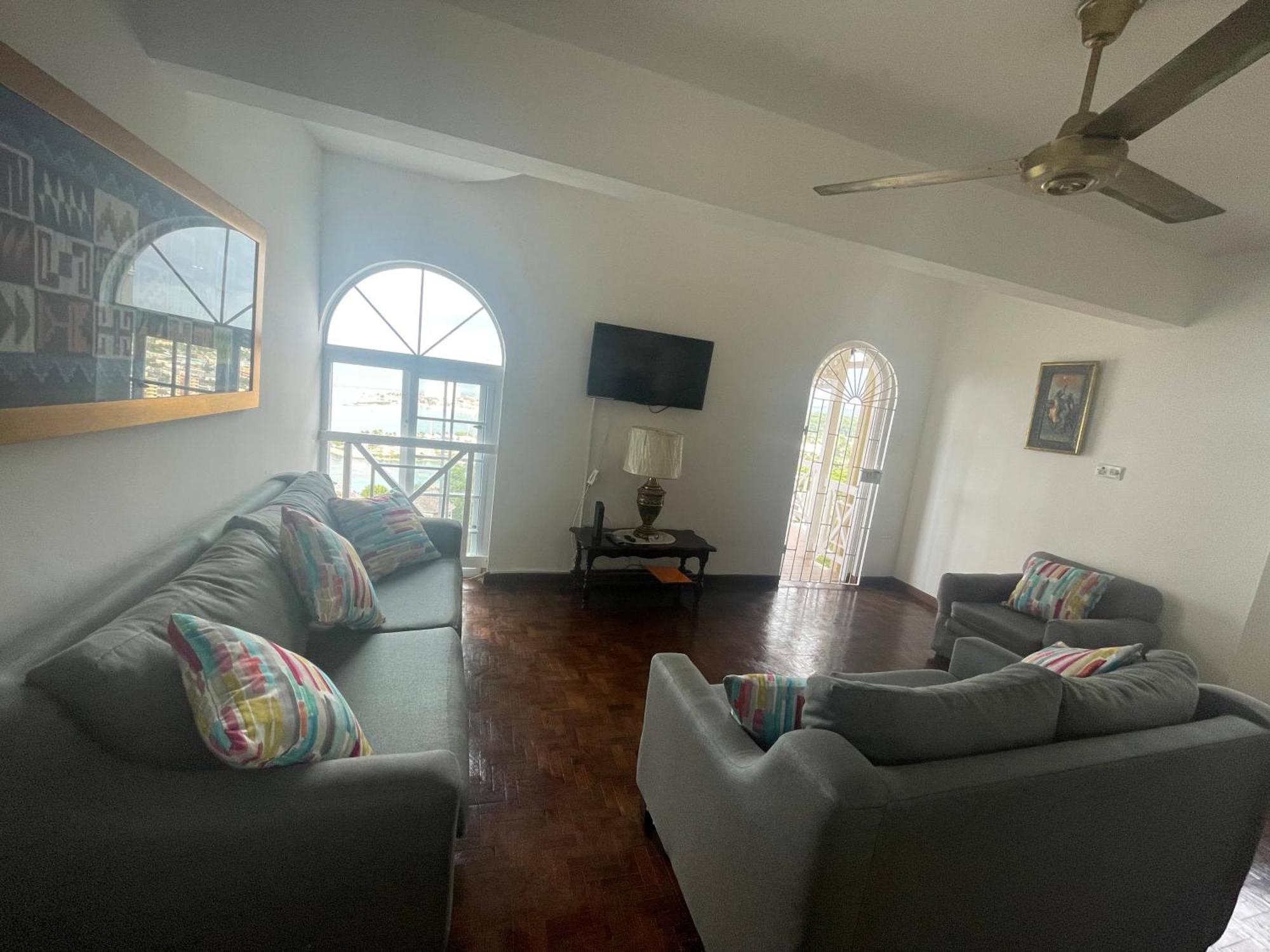 Oceanbreeze Jamaica Penthouse, 7-Minute Walk To Beach Ocho Rios Eksteriør billede