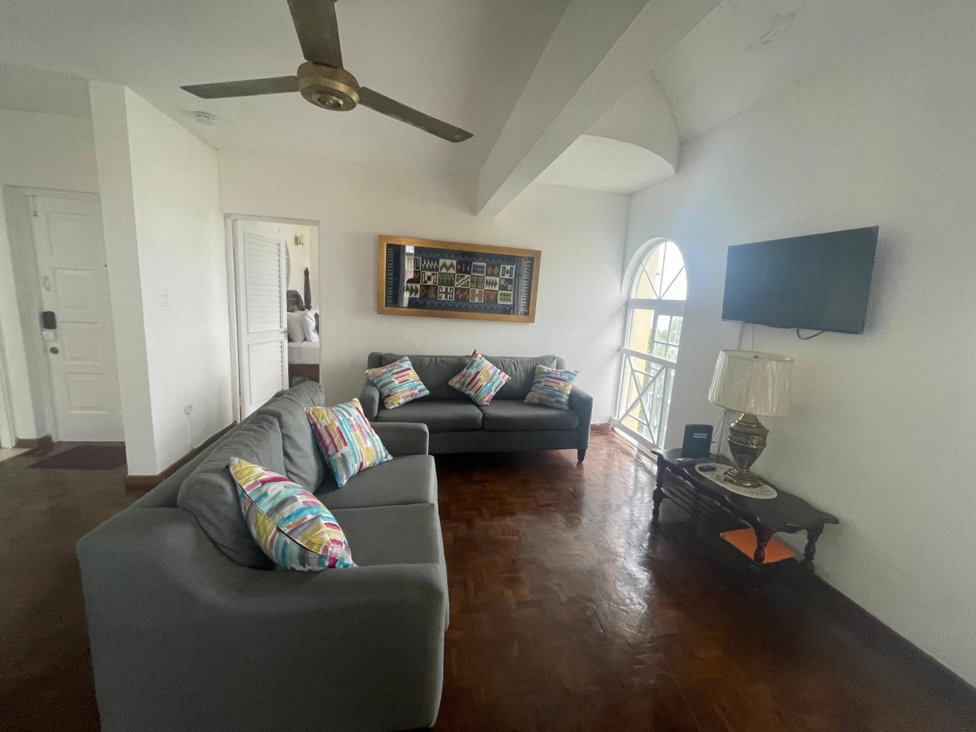 Oceanbreeze Jamaica Penthouse, 7-Minute Walk To Beach Ocho Rios Eksteriør billede
